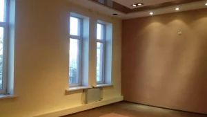 1-й этаж 3-х этажного административно-торгового здания в центре