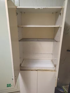 Три кухонных ящика верхнее, с полками