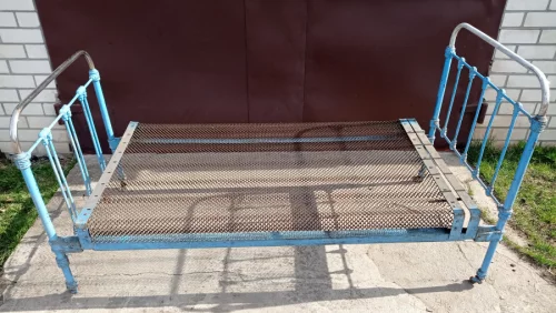 Металлическая ретро кровать