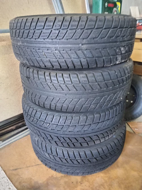 Шины зимние 215/65 R16