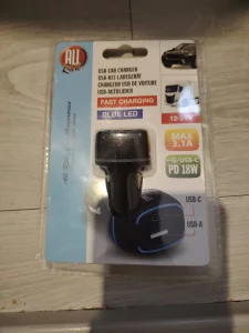 Автомобильное зарядное устройство