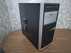 Системный блок 4 ядра 4 Гб оперативки + SSD + GT 610 на 1 гб - 100 руб