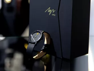 «Луч» и Яндекс Такси выпустили лимитированные наручные часы для водителей