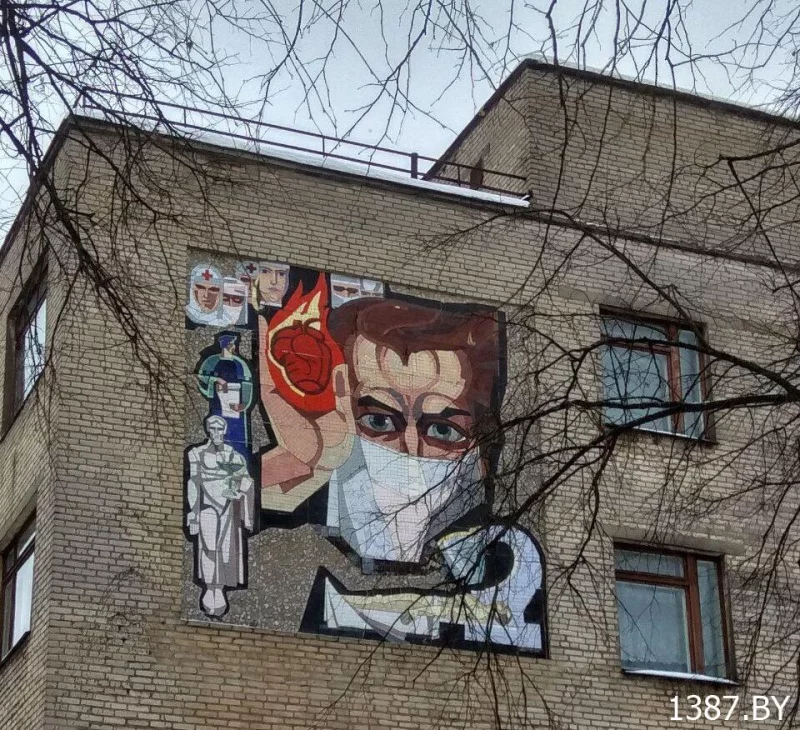 Пад пагрозай знішчэння першая бабруйская мазаіка. Пагутарылі з яе аўтарам – мастаком Сямёнам Абрамавым