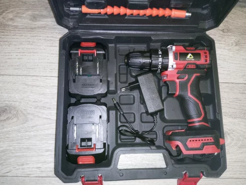 Ударный аккумуляторный шуруповерт