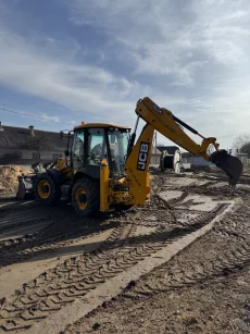 Аренда экскаватор- погрузчика JCB