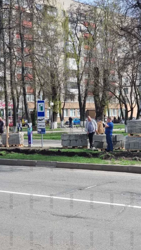 Благоустройство парковочного места у новой зарядной станции для электромобилей