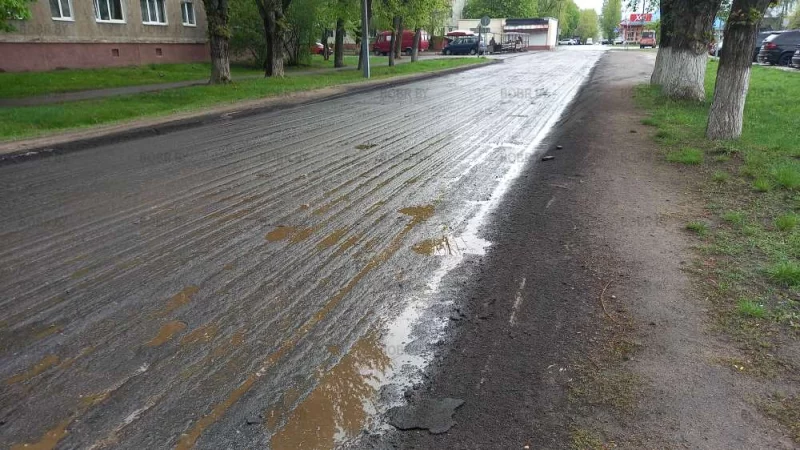 В авиагородке обновляют асфальт