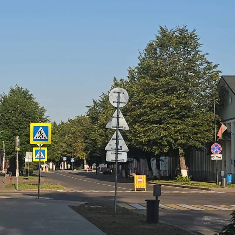 Перекрыли Комсомольская на подъезде к площади Победы