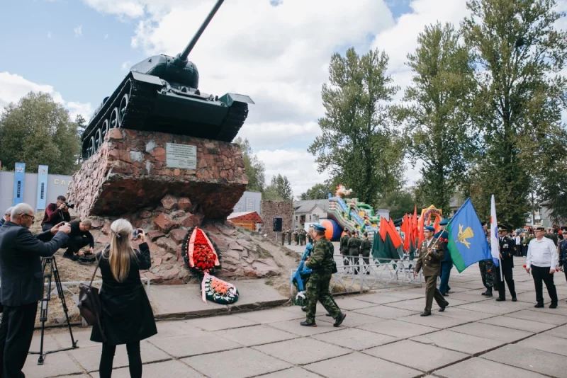 В Бобруйске отпраздновали День танкиста. Фоторепортаж