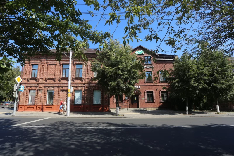 Столетние кирпичи плавятся. Фотопрогулка по историческому центру Бобруйска