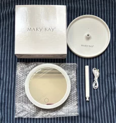 Зеркало с подсветкой Mary Kay