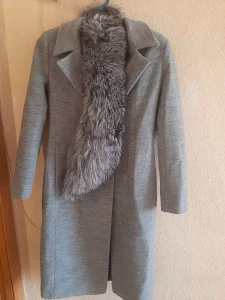 Продам новое пальто 100р