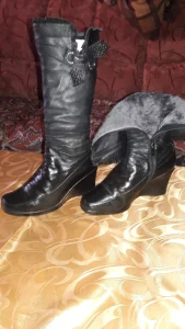 Продам женские сапоги размер 36