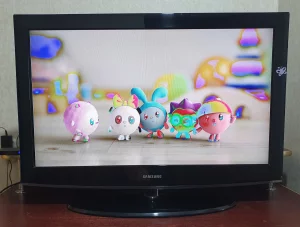 ЖК телевизор 37"