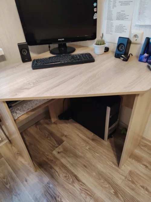 Стол компьютерный