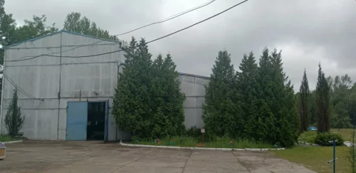 Производственный цех 1300 м² на участке 2 га с озером и лесо