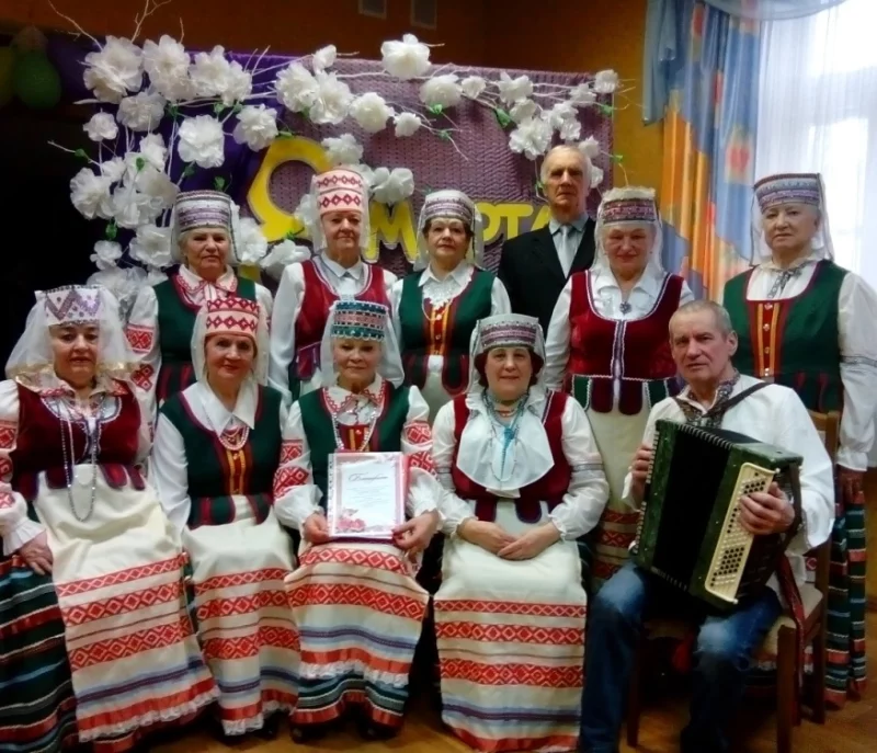  Воспеваем женщин и весну