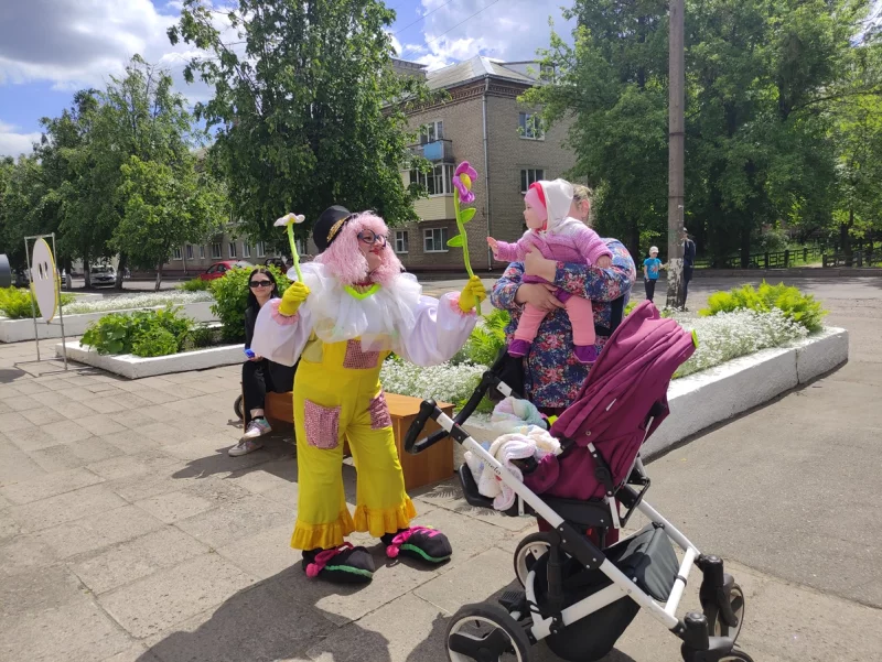 В Бобруйске состоялся большой детский праздник «Солнышко светит, и смеются дети»