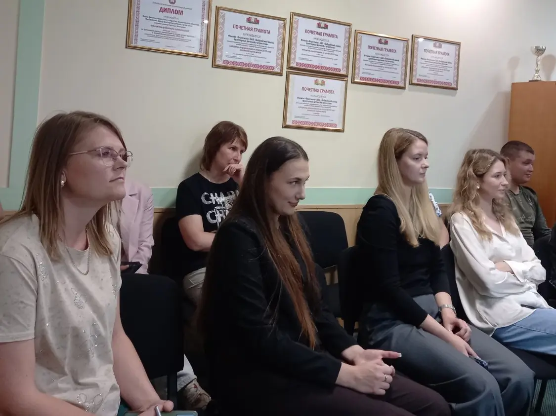Кіраўнік бабруйскага раёна сустрэўся з маладымі спецыялістамі філіяла «Варатынь»
