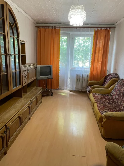 3-х комнатная квартира на длительный срок площадь Ленина