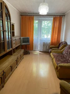 3-х комнатная квартира на длительный срок площадь Ленина