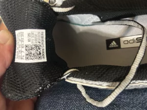 Продам кроссовки adidas