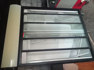 Витрины и шкафы холодильные, все рабочие