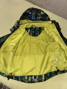 Куртку р. 98 весна -осень 10 руб