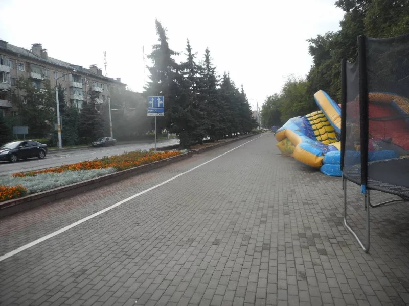 В сквере обнаружена бесхозная сумка