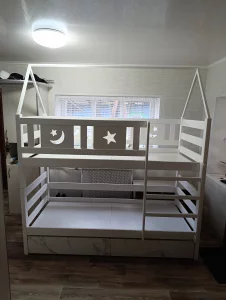 Двухъярусная кровать. Массив