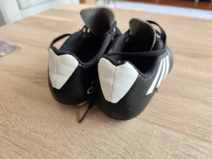 Бутсы Adidas детские, р. 31 (для тренировок/футбола)