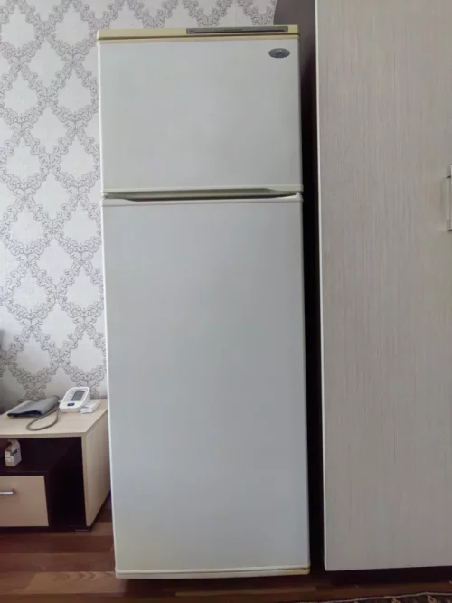 Холодильник 300р