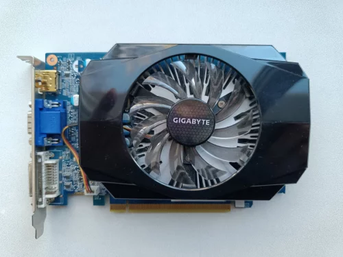 Видеокарту Gigabyte GeForce GT 220 1Gb