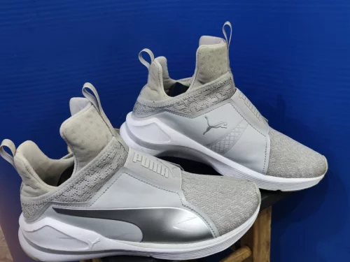 Кроссовки женские