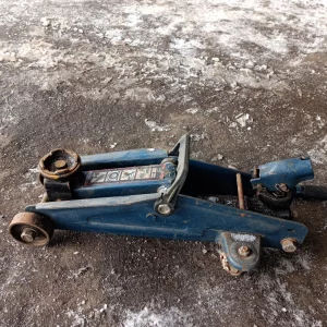 Автодомкрат