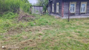 Участок с ветхим домом