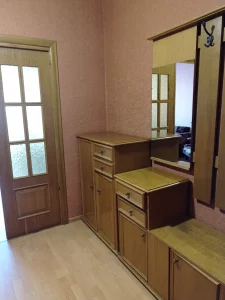 Двухкомнатную квартиру на длительный срок