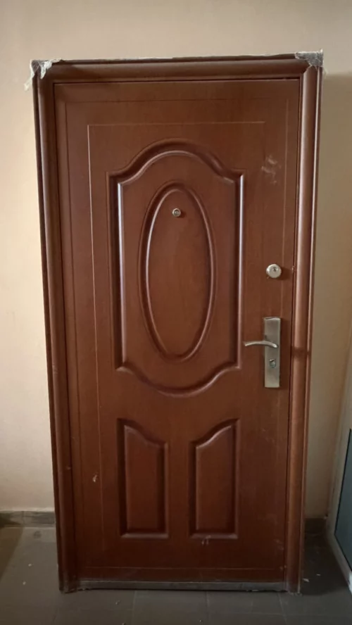 Металлическая дверь