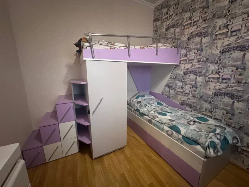 Двухэтажную детскую кровать (300 руб)