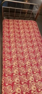 Кровать односпальная