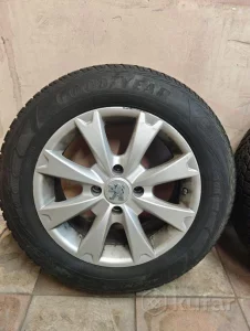 Комплект литых дисков R15 на зиме peugeot/citroen