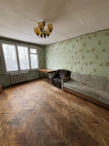 Трехкомнатную квартиру без ремонта