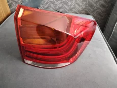 Задний правый фонарь