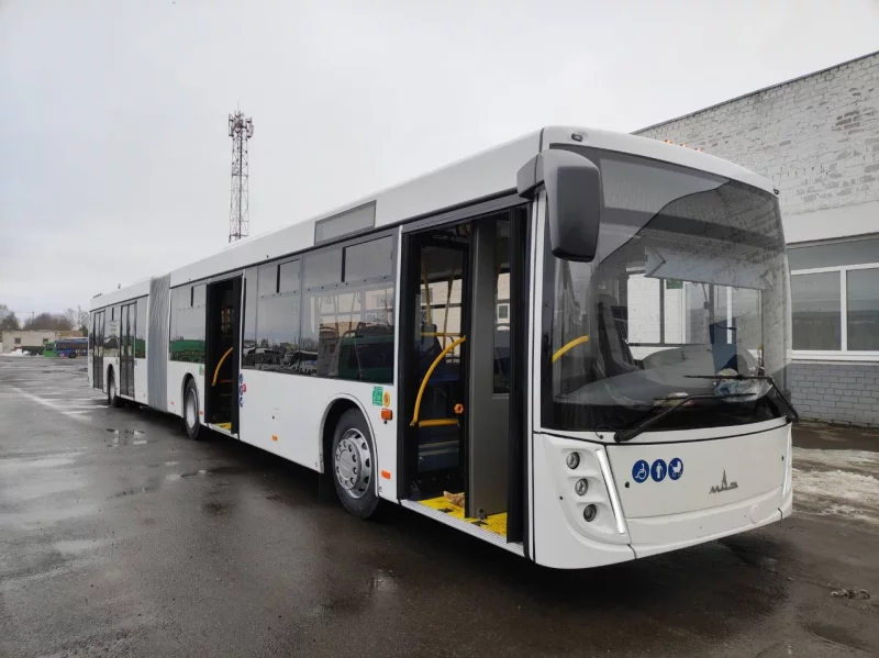 Бобруйские транспортники получили современный автобус МАЗ