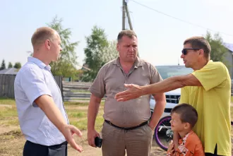 «Создана обстановка невыносимости дыхания»: жители деревни Щатково жалуются на удобрение полей рядом с жильём