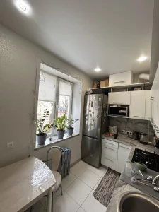 2-комнатная квартира с ремонтом в центре