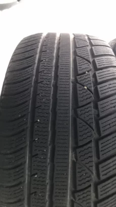 Покрышки зимние легковые 275/40/20 Continental