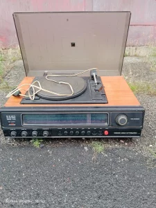 Телевизоры, радиодетали блоки разные