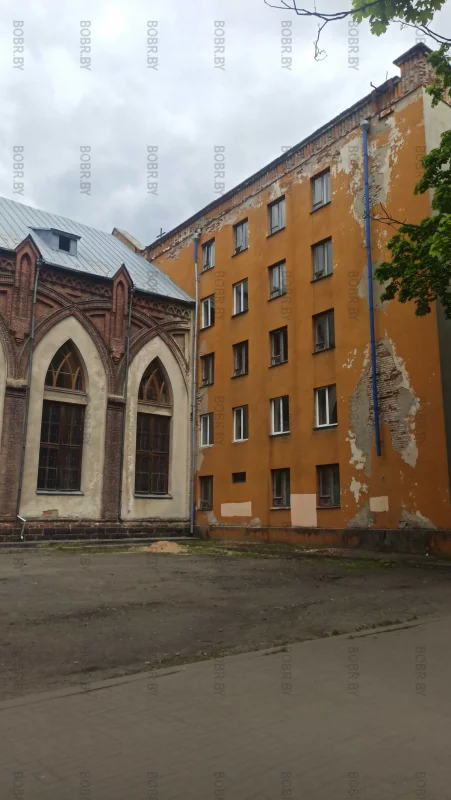 Какое из зданий выглядит лучше?) 